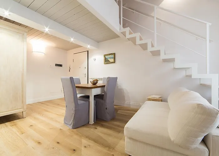 Santa Croce apartment